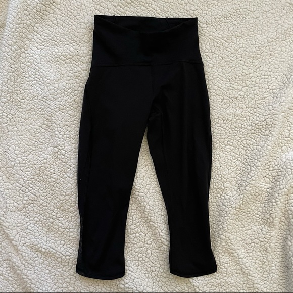 Lululemon Train Times Crop - Picture 2 of 5